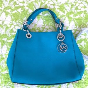 NEW MICHAEL KORS TEAL PURSE WITH SHOULDER STRAP